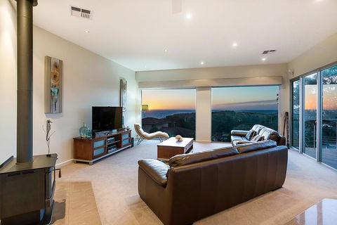 Lavina Luxury Beach House - Hervey Bay Accommodation 21