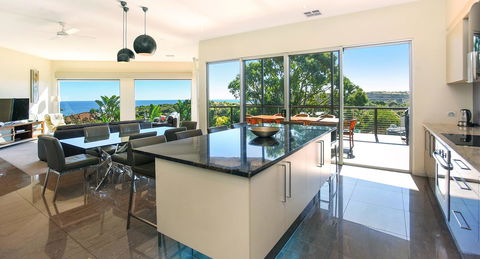 Lavina Luxury Beach House - Hervey Bay Accommodation 40