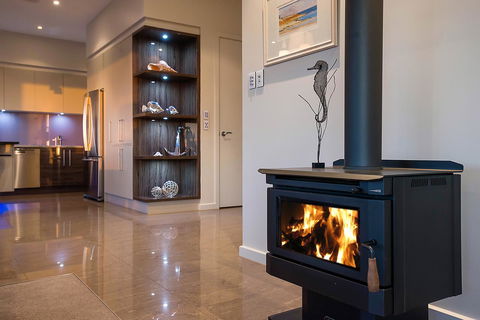 Lavina Luxury Beach House - Hervey Bay Accommodation 6