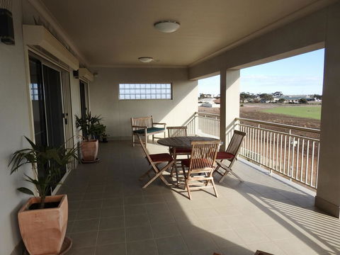 Rezare House Bed & Breakfast - Tourism Hervey Bay 18