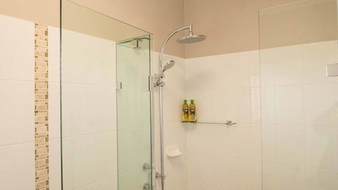 Rezare House Bed & Breakfast - Tourism Hervey Bay 24