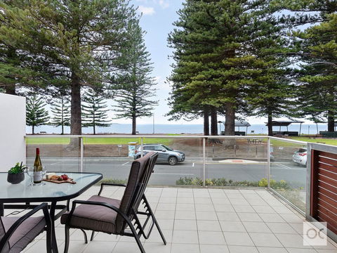 Breeze Beachfront Apartment - Tourism Hervey Bay 34