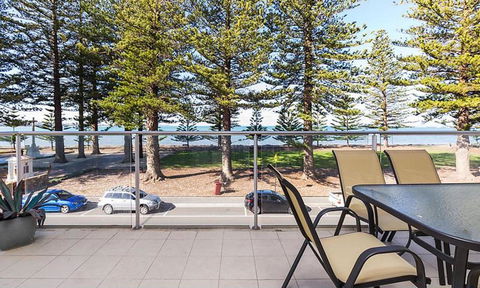 Breeze Beachfront Apartment - Tourism Hervey Bay 40