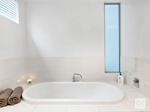 Breeze Beachfront Apartment - Tourism Hervey Bay 30