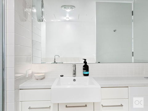 Breeze Beachfront Apartment - Tourism Hervey Bay 36
