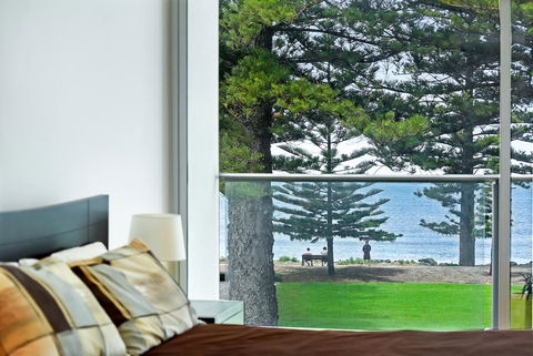Breeze Beachfront Apartment - Tourism Hervey Bay 11