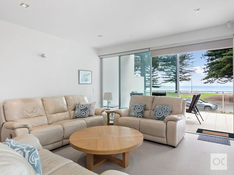 Breeze Beachfront Apartment - Tourism Hervey Bay 27