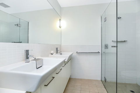 Breeze Beachfront Apartment - Tourism Hervey Bay 18