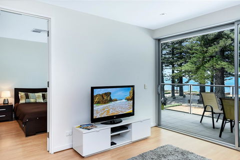 Breeze Beachfront Apartment - Tourism Hervey Bay 7