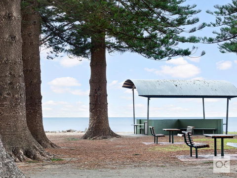 Breeze Beachfront Apartment - Tourism Hervey Bay 21