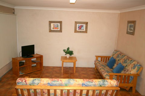 Lake Edge Apartments - Tourism Hervey Bay 27