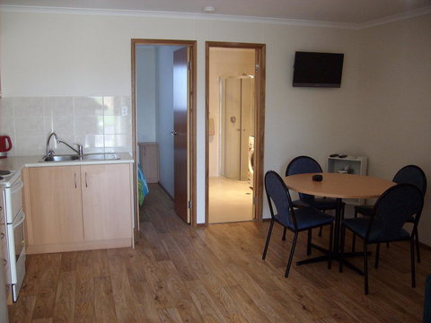 Jacko's Holiday Cabins - Hervey Bay Accommodation 3