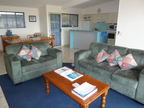 SeaShells Penneshaw - Hervey Bay Accommodation 11