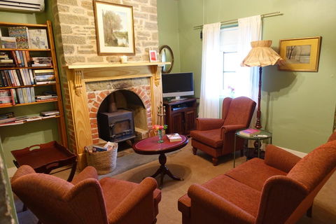 Amy\'s House Bed & Breakfast - Tourism Hervey Bay 12