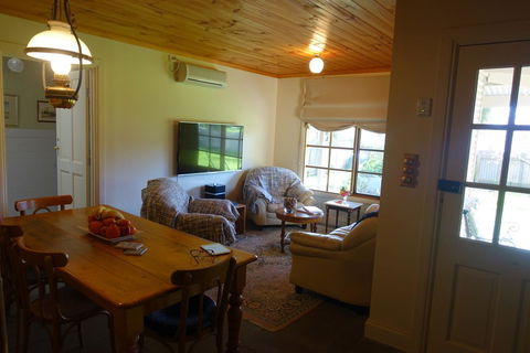Amy\'s House Bed & Breakfast - Tourism Hervey Bay 42