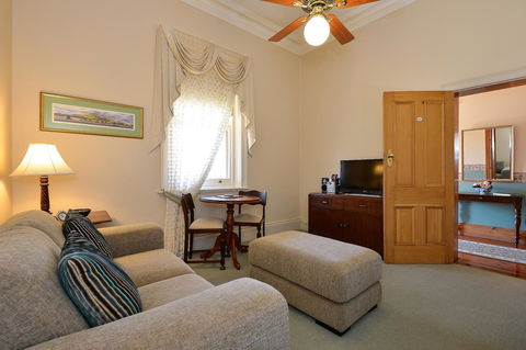 Trafalgar Premium Vintage Suites - Hervey Bay Accommodation 8