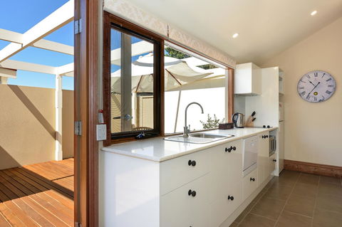 Trafalgar Premium Vintage Suites - Hervey Bay Accommodation 12
