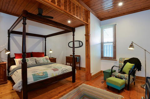 Trafalgar Premium Vintage Suites - Hervey Bay Accommodation 10