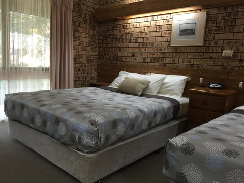 Ten Dollar Town Motel - Hervey Bay Accommodation 32