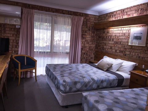 Ten Dollar Town Motel - Hervey Bay Accommodation 5