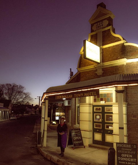 Ten Dollar Town Motel - Hervey Bay Accommodation 26