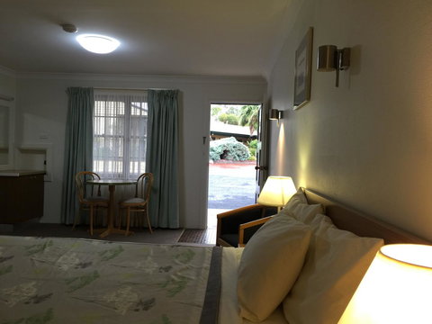 Ten Dollar Town Motel - Hervey Bay Accommodation 29