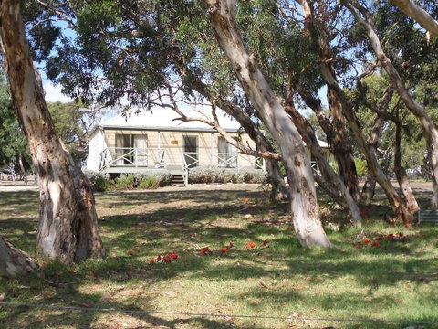 Wenton Farm Holiday Cottages - Hervey Bay Accommodation 0