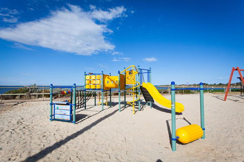 Modra\'s Apartments - Tourism Hervey Bay 3