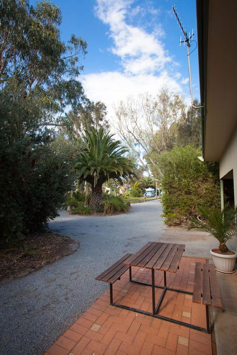 Modra\'s Apartments - Tourism Hervey Bay 8