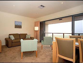 Lady Bay Hotel - Tourism Hervey Bay 6