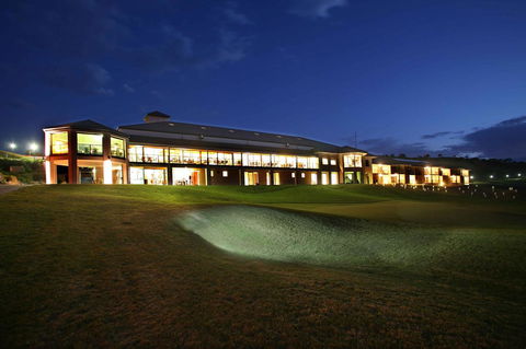 Lady Bay Hotel - Tourism Hervey Bay 0