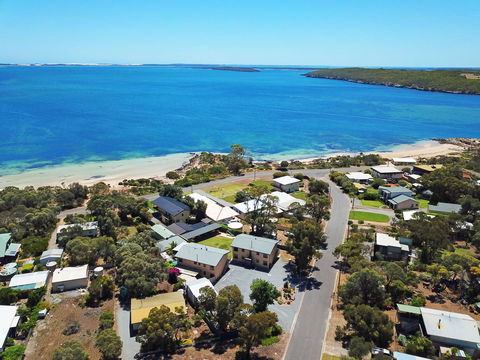 Longbeach Apartments - Hervey Bay Accommodation 1