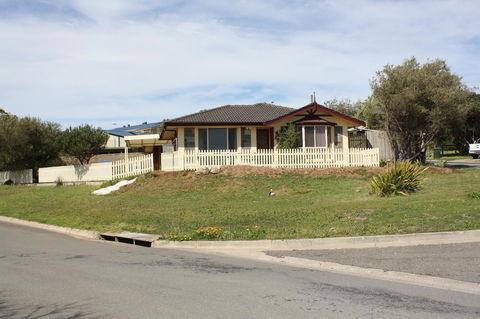 Maslin Beach House - Hervey Bay Accommodation 0