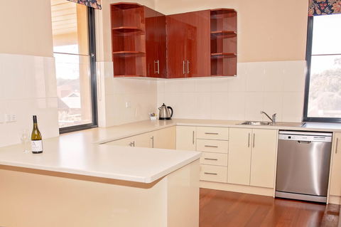 Whyalla Playford Apartments - Hervey Bay Accommodation 5