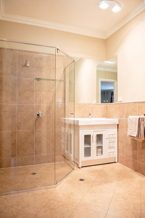 Whyalla Playford Apartments - Hervey Bay Accommodation 4