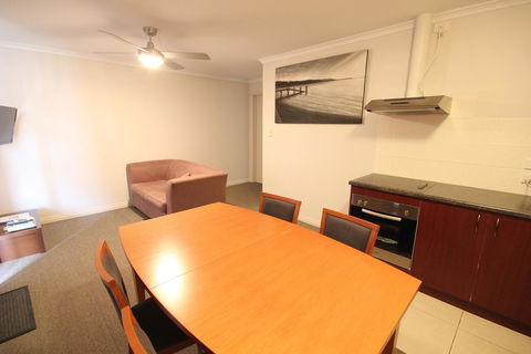Port Vincent Motel & Apartments - Tourism Hervey Bay 2