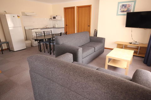 Port Vincent Motel & Apartments - Tourism Hervey Bay 15