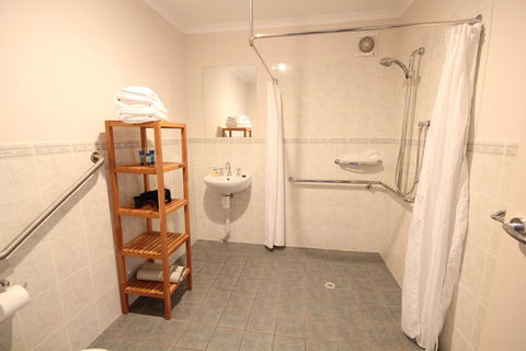 Port Vincent Motel & Apartments - Tourism Hervey Bay 6
