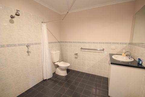 Port Vincent Motel & Apartments - Tourism Hervey Bay 10