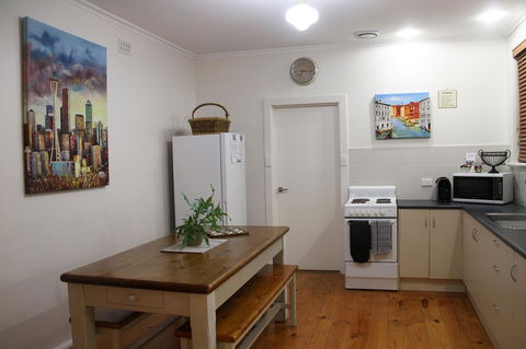 Grace Cottage - Tourism Hervey Bay 8