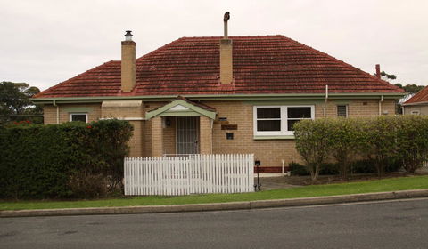 Grace Cottage - Tourism Hervey Bay 0