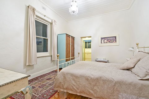 Vineyard Cottage BnB - Tourism Hervey Bay 6