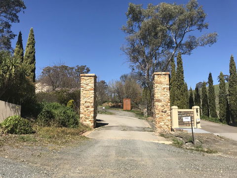 Vineyard Cottage BnB - Tourism Hervey Bay 10