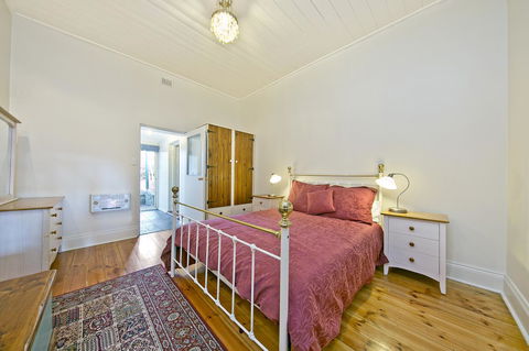 Vineyard Cottage BnB - Tourism Hervey Bay 2