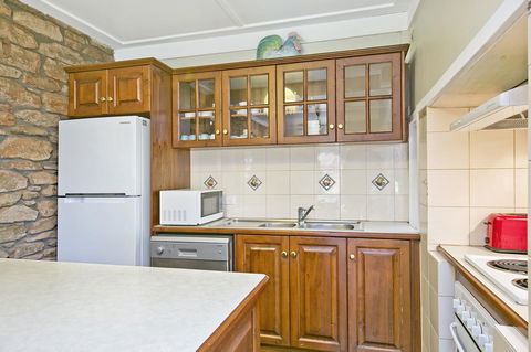 Vineyard Cottage BnB - Tourism Hervey Bay 5