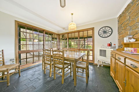 Vineyard Cottage BnB - Tourism Hervey Bay 4