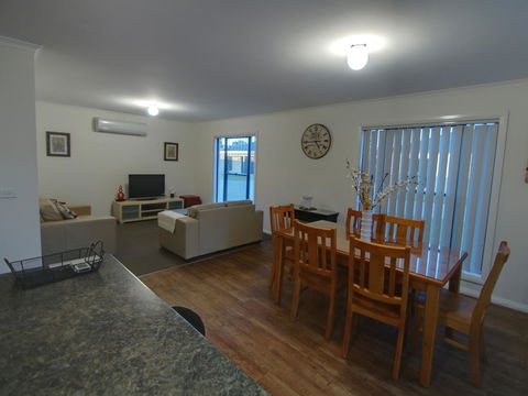 DBJ Holiday Units - Hervey Bay Accommodation 3