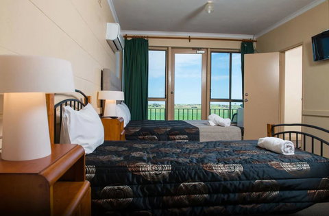 Tailem Bend Riverside Hotel - Hervey Bay Accommodation 1