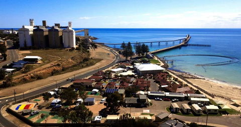 Wallaroo Beachfront Tourist Park - Hervey Bay Accommodation 2