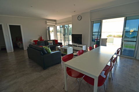 Beachview - Tourism Hervey Bay 6